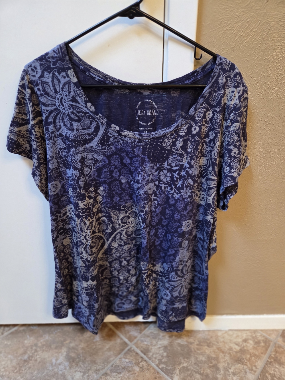 Lucky Brand Navy Blue Floral Scoop Neck Short Sleeve Top